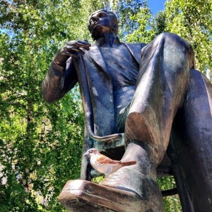 epochtimes.com.ua Скульптура Леся Курбаса. Фото: Олександр Лідаговський